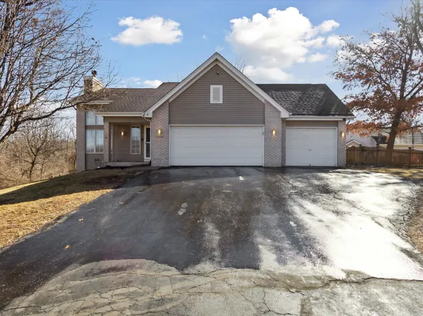 3476 Valley Woods Dr, Cherry Valley, IL 61016