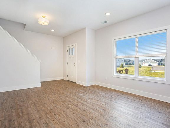 5th image of 4744 Camden Dr