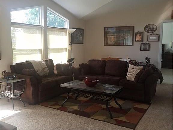 3rd image of 3805 Louis Dr