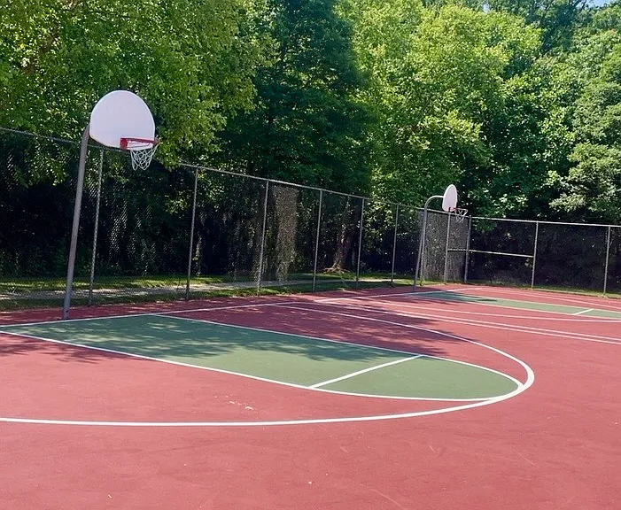 Windsor Woods — Photo 14