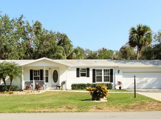 407 Sioux Blvd, Oak Hill, FL 32759
