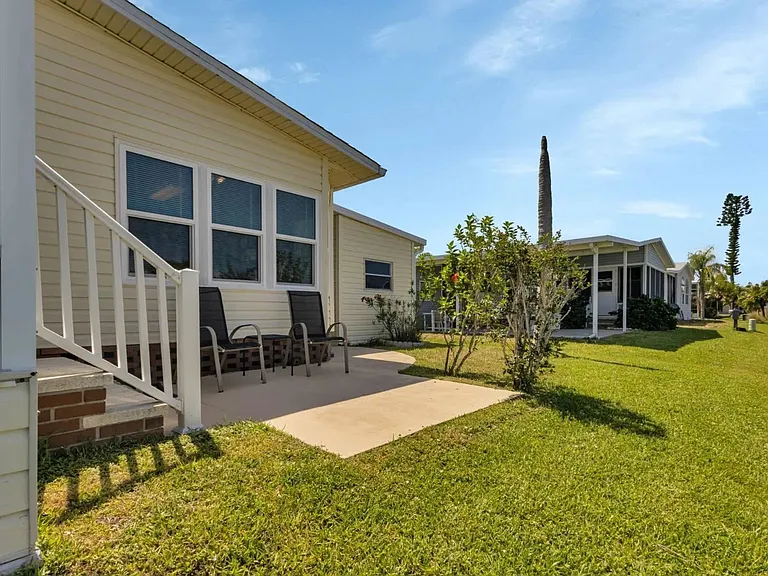24300 Airport Rd #204 — Photo 5
