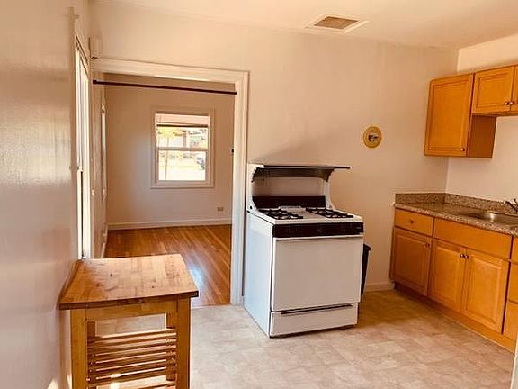 4th image of 3804 Hillcrest Rd