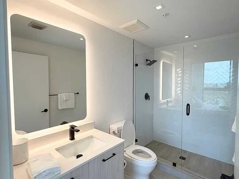 166 NW 29th St #4 — Photo 9
