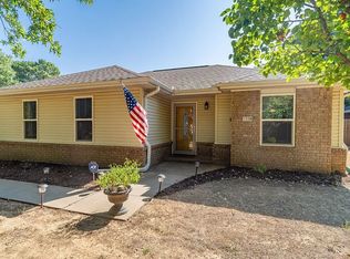 1326 N Tradition Ave, Fayetteville, AR 72704