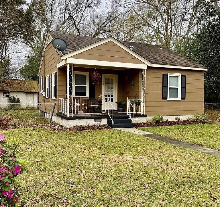 1601 Goodyear Blvd