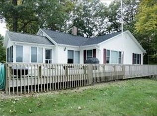 25971 Shore Dr, Lawton, MI 49065