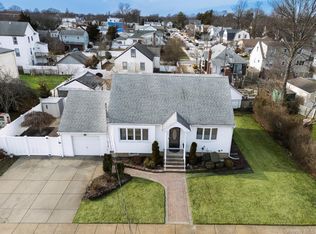 158 Roosevelt Avenue, Freeport, NY 11520