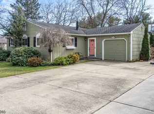 106 Kenneth Ln, Hackettstown, NJ 07840