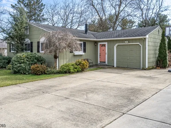 106 Kenneth Ln, Hackettstown Town, NJ 07840