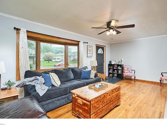 4th image of 283 Dennison Ave
