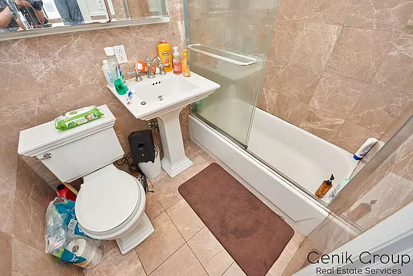 Rented by Genik Group Corp | media 14