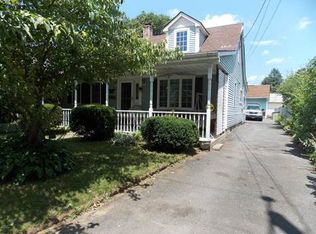 103 Oak Ave, Matamoras, PA 18336