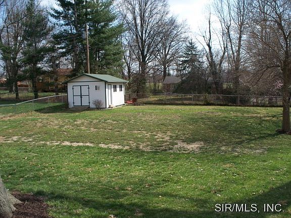 4th image of 35 Joel Dr