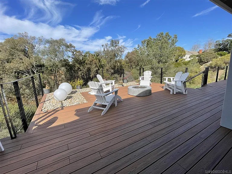 1402 Rodeo Dr — Photo 24