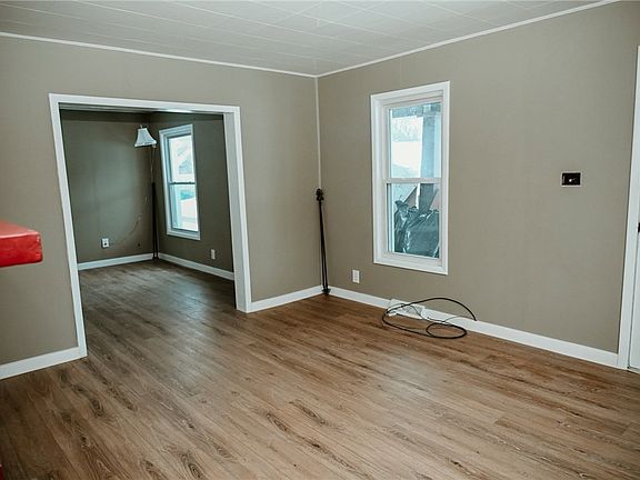 4th image of 1005 Griswold St
