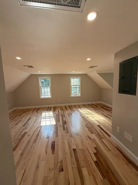 2544 County St - 3 — Photo 2