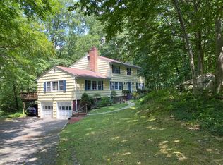 100 Boulder Brook Dr, Stamford, CT 06903
