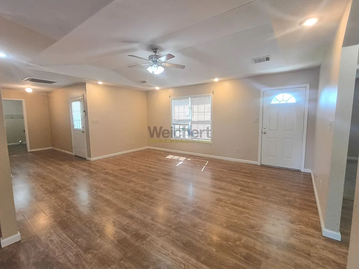 Building Photo - 1105 N 35th St