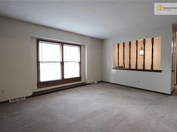 3rd image of 423 Kingsley Ave