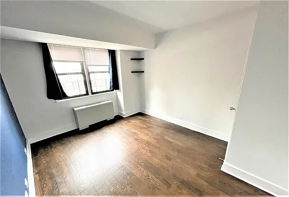 Rented by Manhattan Realty Group | media 23