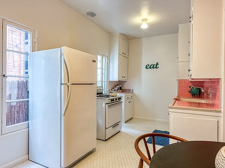 430 S Cloverdale Ave #24 — Photo 29