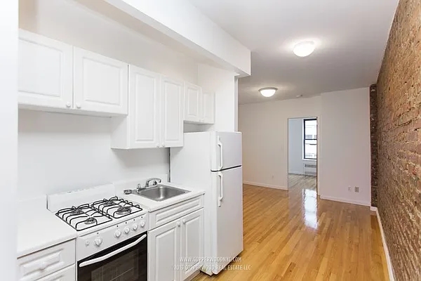 Rented by Copperwood Real Estate | media 12