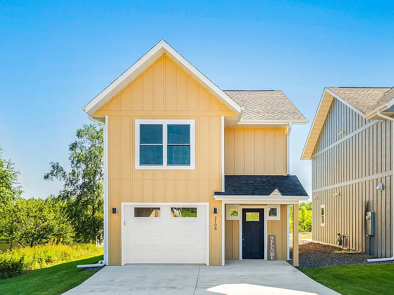 2108 Cottage Hill Cir — Photo 1