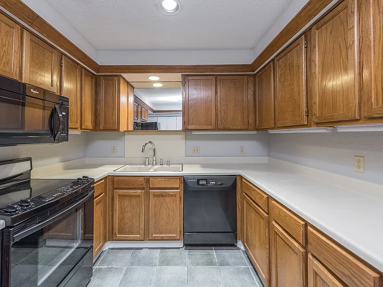 5128 Ledgestone Dr — Photo 9
