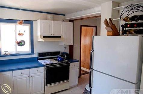 Kitchen 2.jpg