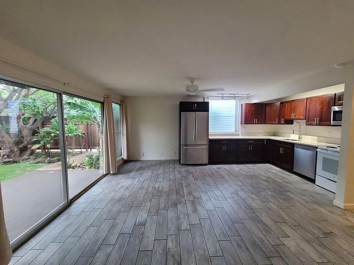 Photo 2 of 14 - 3559 Lower Honoapiilani Rd #1A - Lahaina, HI Building Photo - 3559 Lower Honoapiilani Rd #1A