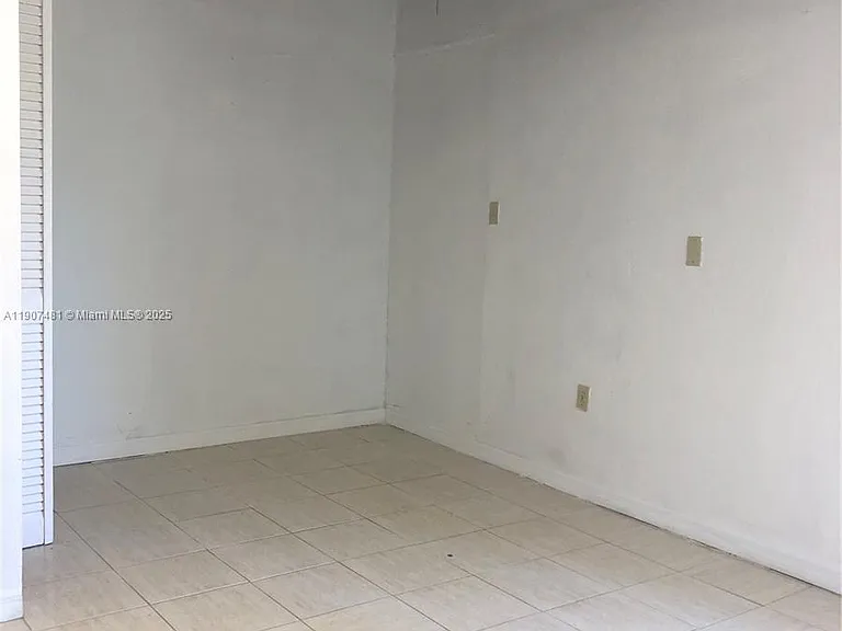 1374 NE 176th St #3 — Photo 4