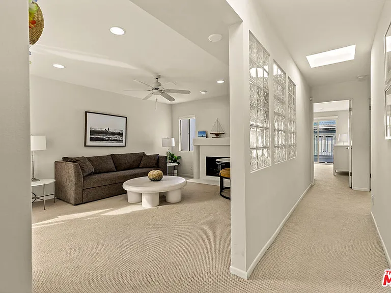 3616 The Strand #C — Photo 20