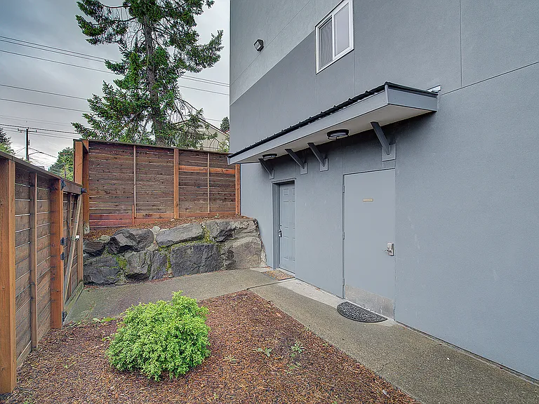 8500 Linden Ave N #B2 — Photo 11