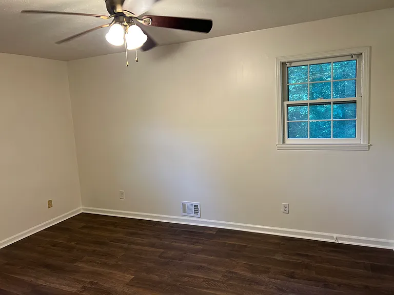 1307 Ridgewood Dr SW — Photo 5
