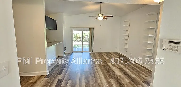 541 Moccasin Ct — Photo 2