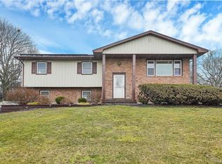 80 Princeton Dr, Tappan, NY 10983