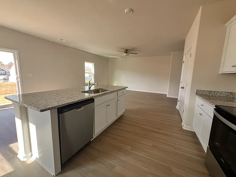 2242 Transatlantic Ave — Photo 5