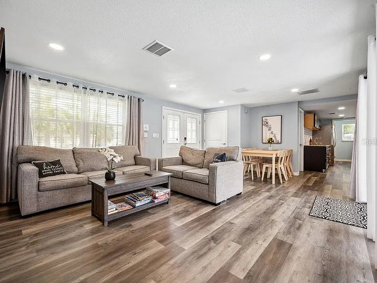 408 Peach St — Photo 12