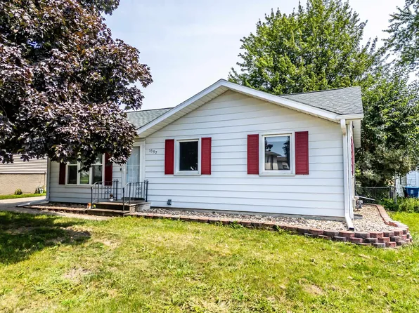 1037 Fleur Dr, Waterloo, IA 50701