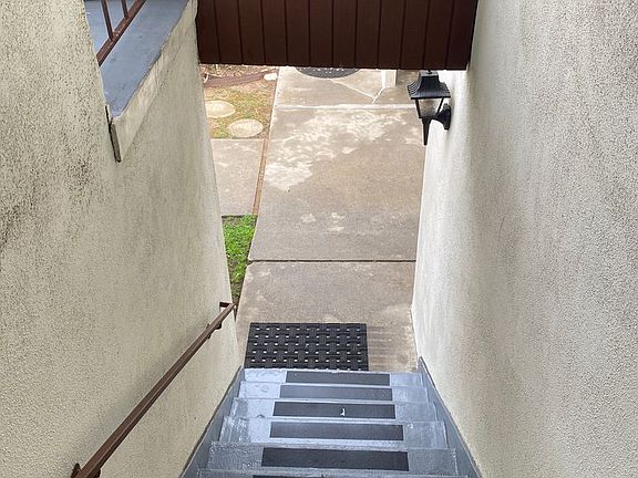 3rd image of 20434 Osage Ave APT D