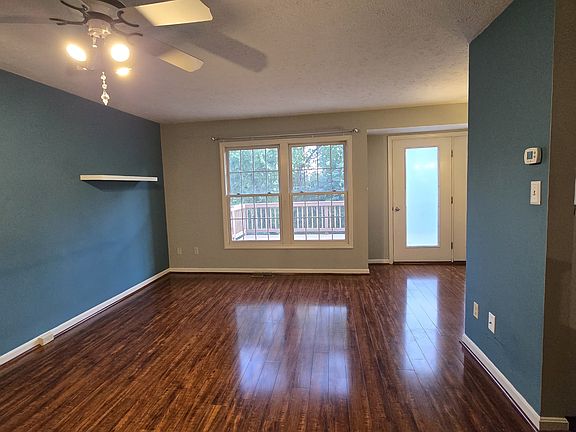 3rd image of 115 Westbrooke Ln