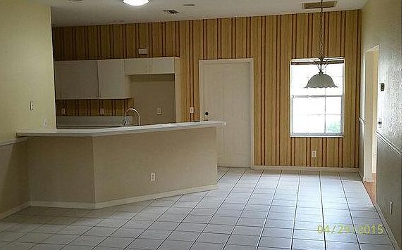 3rd image of 1239 Red Oak Ln