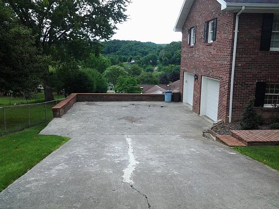 5th image of 1033 Cresswood Dr