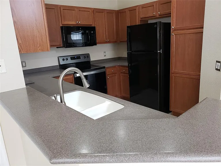 2460 Grand Central Pkwy #7 — Photo 6