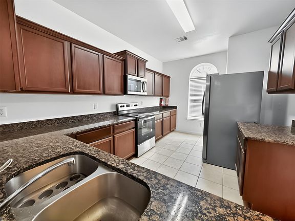4th image of 5127 Oakbriar Ln