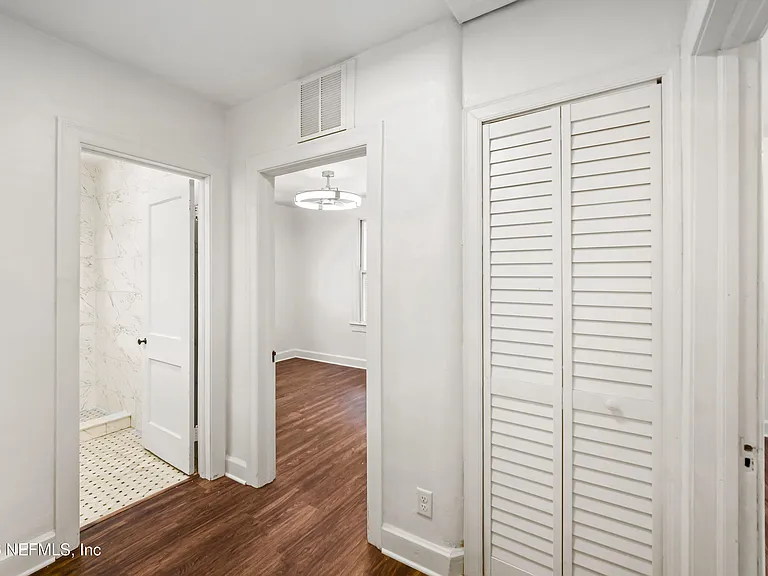 569 W 49th St — Photo 15