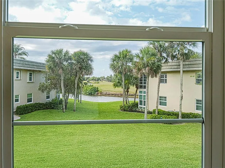 35 Vista Gardens Trl #205 — Photo 16