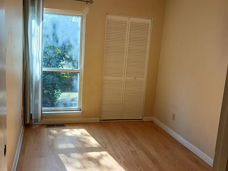 1346 Bradley Dr — Photo 9