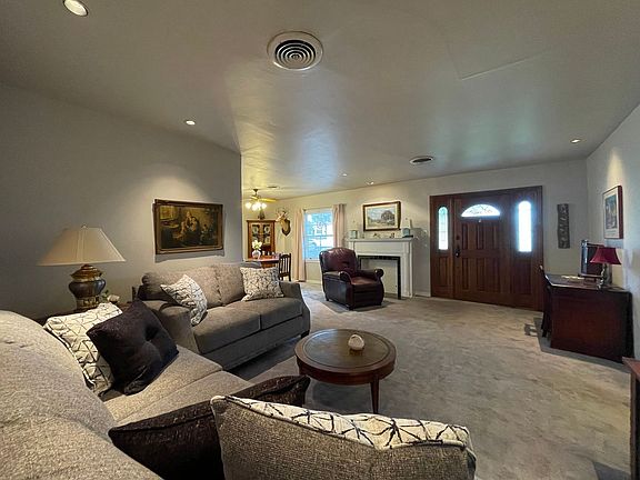 5th image of 220 Sherwood Dr